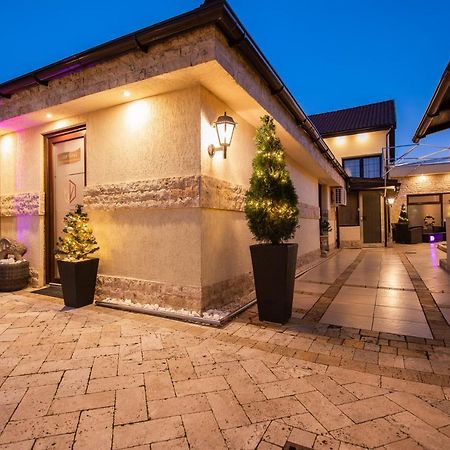 H & V Residence - Diamond Bungalow Apartment 아라드 외부 사진