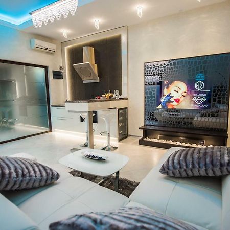 H & V Residence - Diamond Bungalow Apartment 아라드 외부 사진