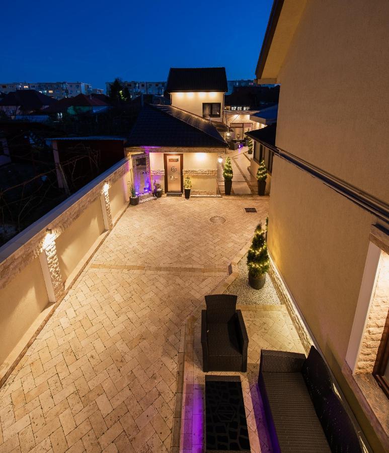 H & V Residence - Diamond Bungalow Apartment 아라드 외부 사진