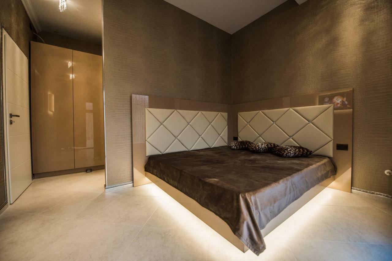 H & V Residence - Diamond Bungalow Apartment 아라드 외부 사진
